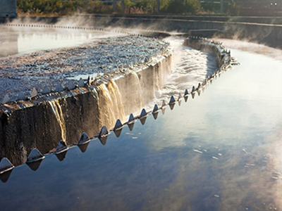 生活污水處理設備補充和擴展了傳統的集中式處理系統